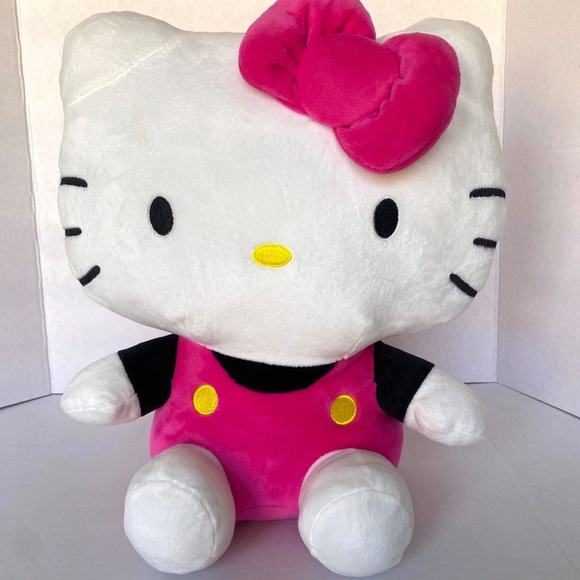 Hello Kitty Plush Backpack - Picture 3 of 11